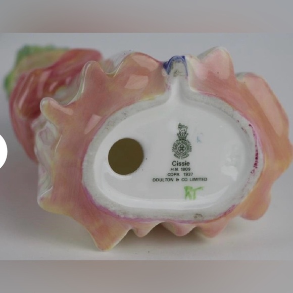 1937 Royal Doulton “Cissie” Figurine. HN1809. Made in England. - Picture 4 of 4